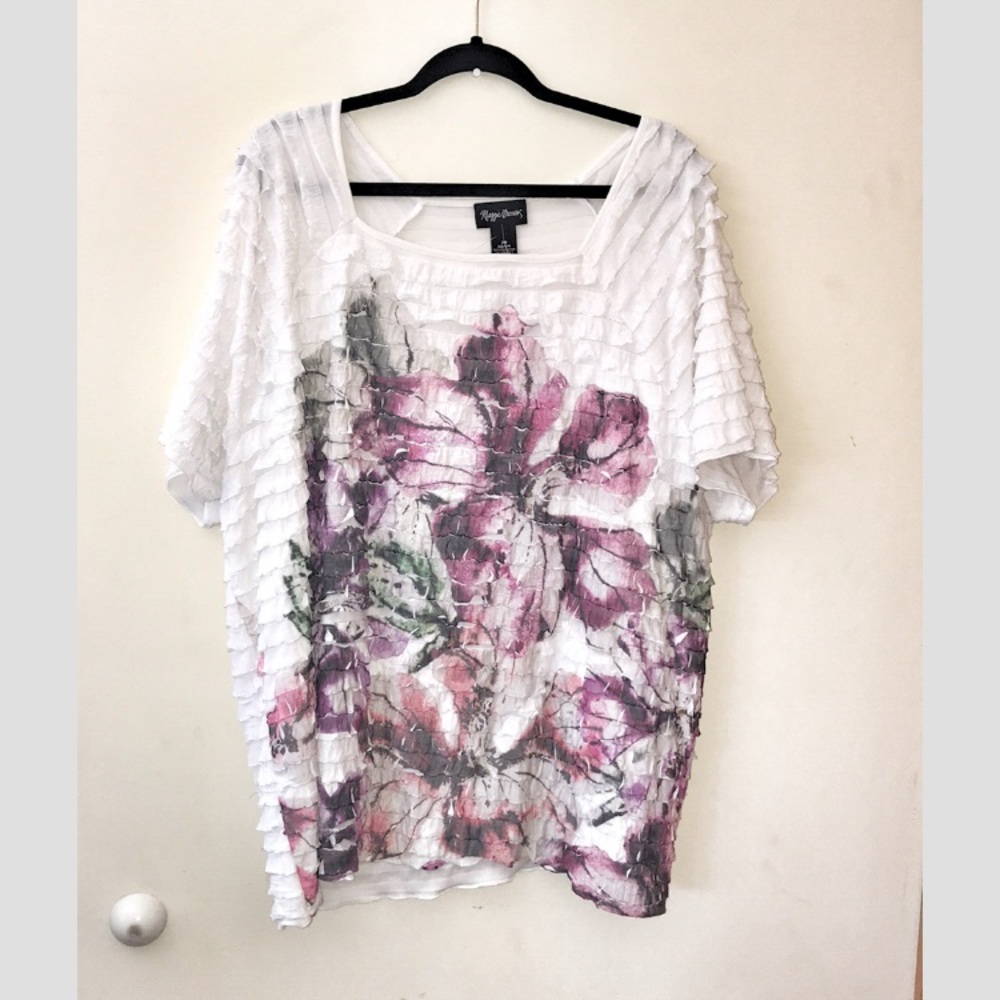 Maggie Barnes floral romantic top plus sized cottage style 2x